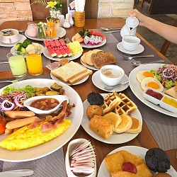 Aim-Aoch Restaurant