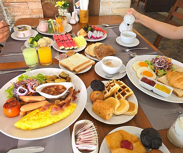 Aim-Aoch Restaurant