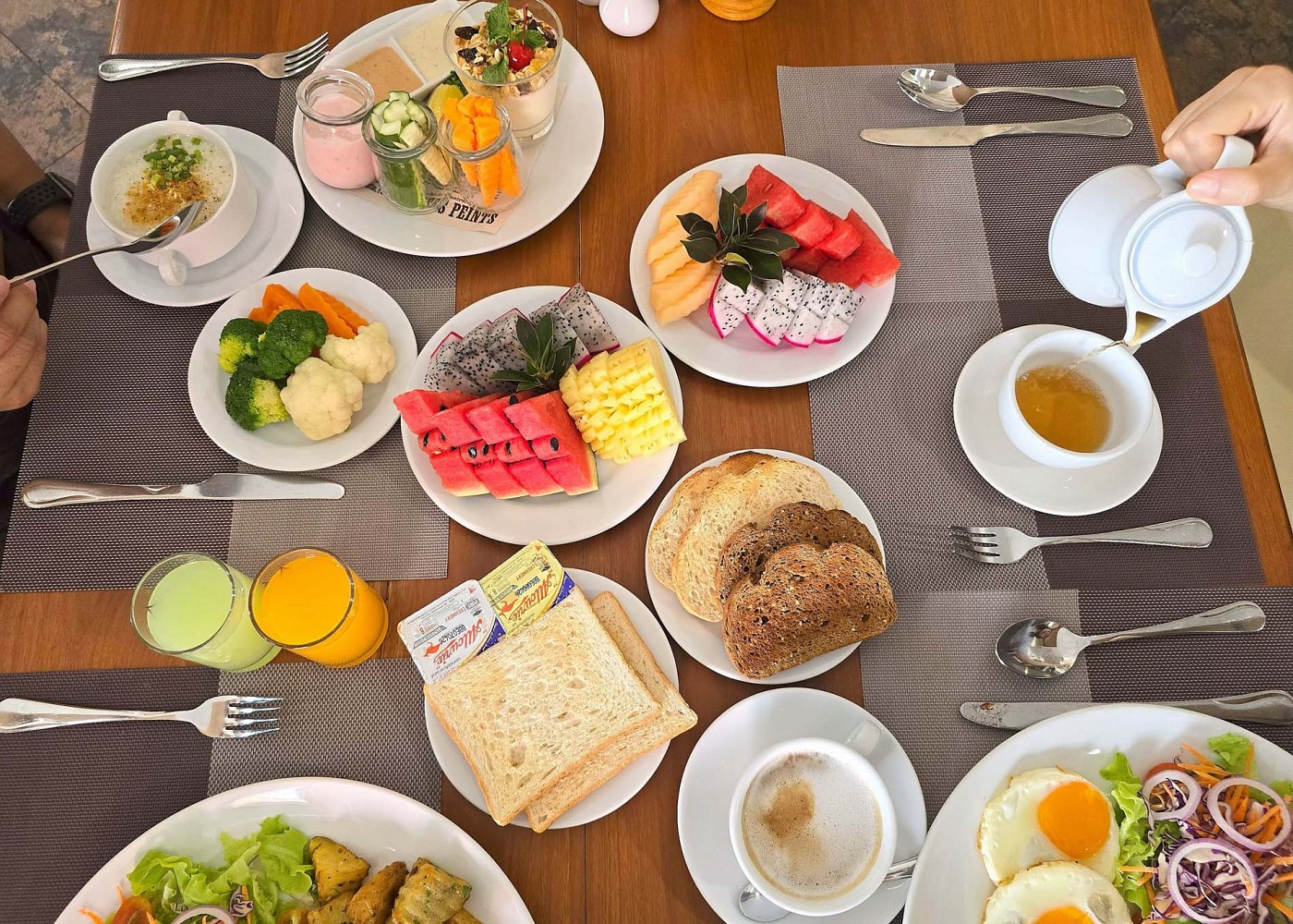 Aim-Aoch Restaurant