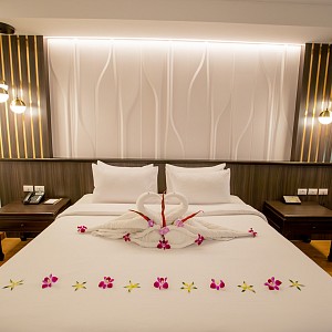 Deluxe Outdoor Jacuzzi