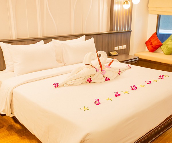 Deluxe Outdoor Jacuzzi