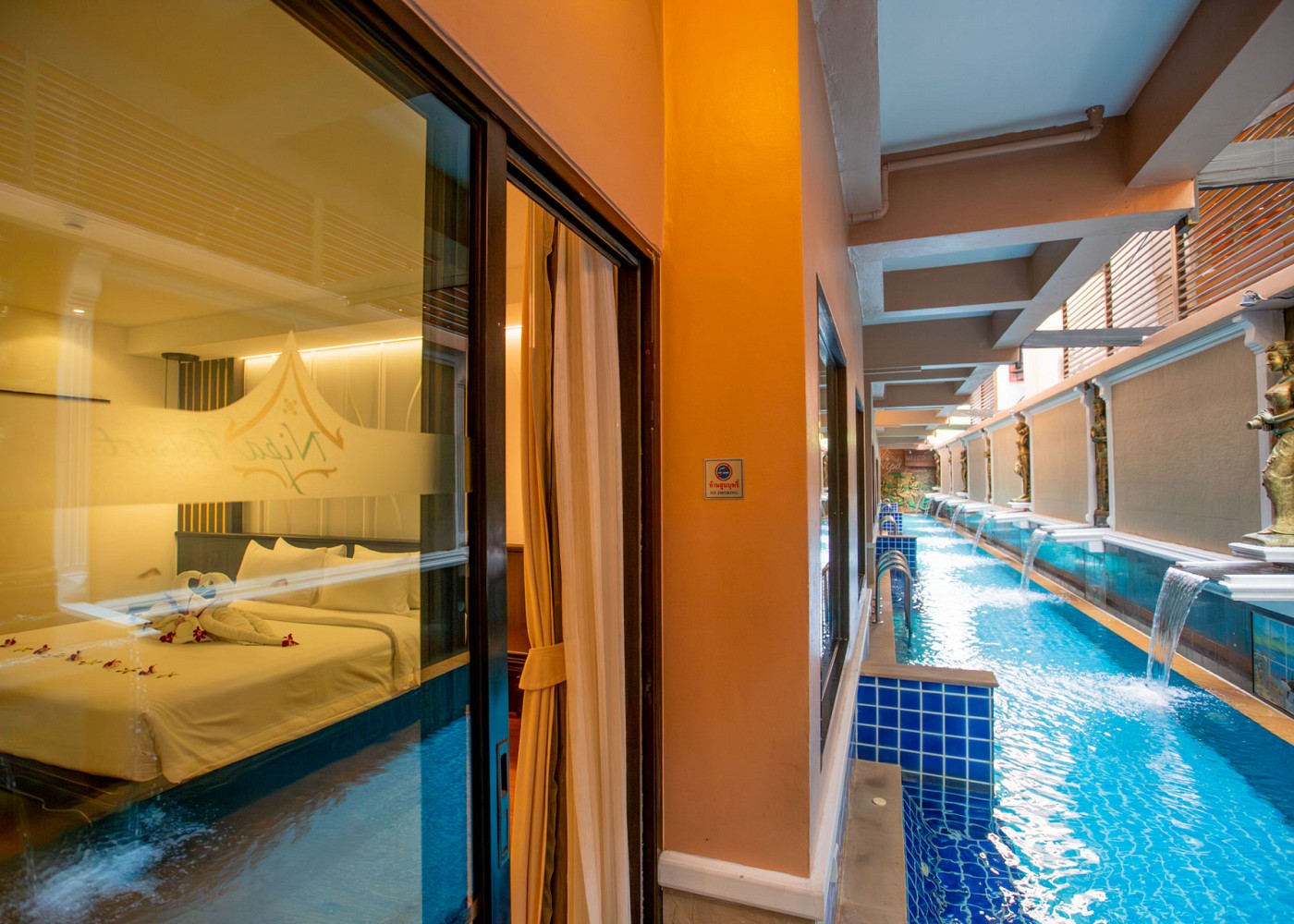 Deluxe Outdoor Jacuzzi