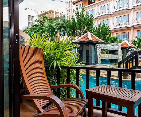 Grand Deluxe Pool Access