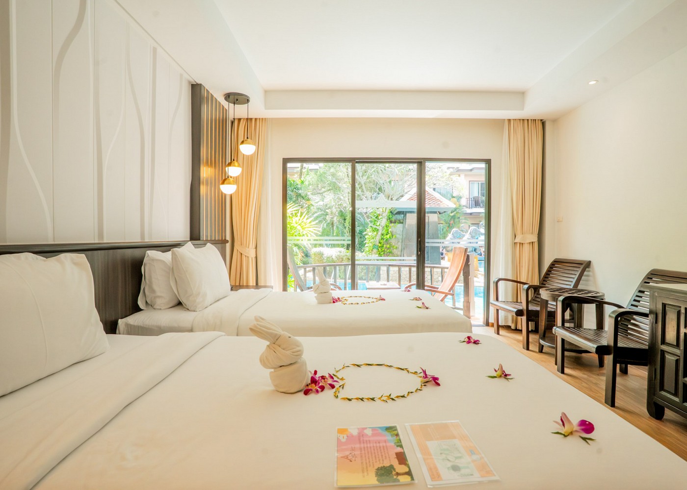 Grand Deluxe Pool Access