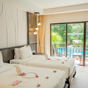 Grand Deluxe Pool Access