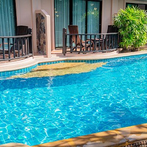 Grand Deluxe Pool Access
