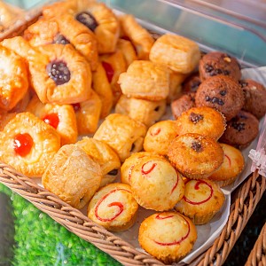 Restaurant & Pool Bar