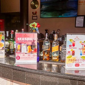 Restaurant & Pool Bar